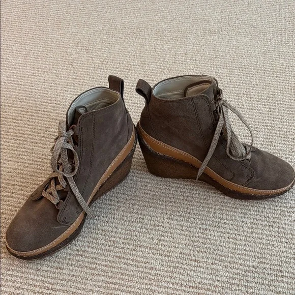 Merrell Brown Wedge Ankle Boots with Suede Upper - Picture 8 of 8
